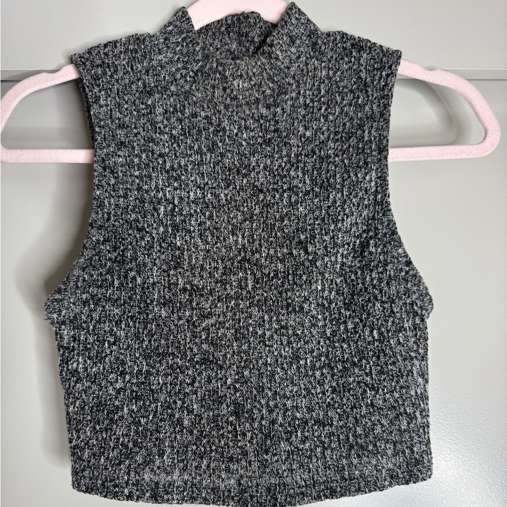 Gray Sleeveless Knit Crop Top